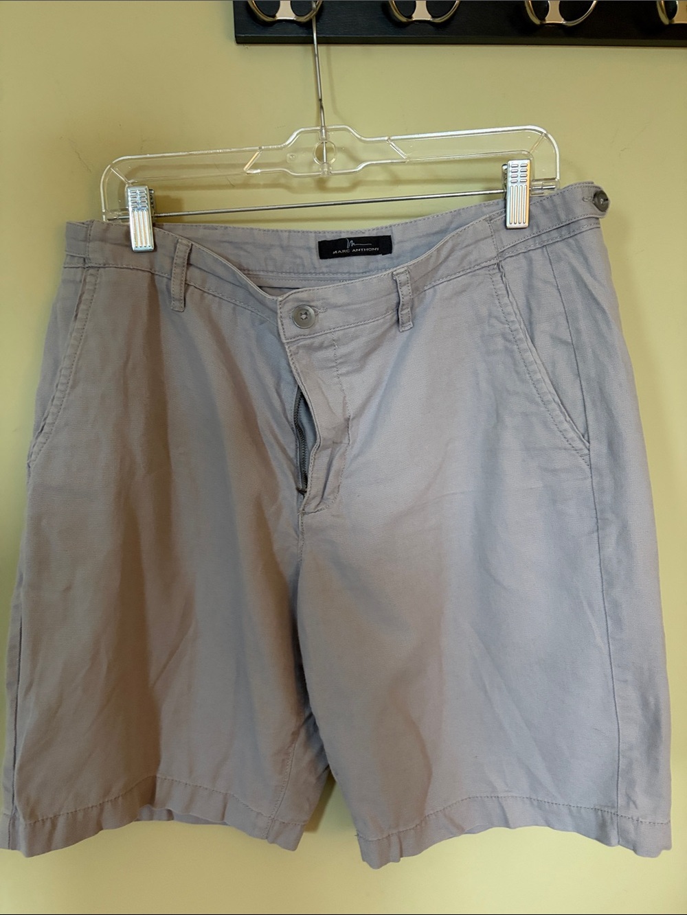 Marc Anthony Gray Flat-Front Men’s Shorts